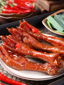 美味不可挡：香辣味鸡爪